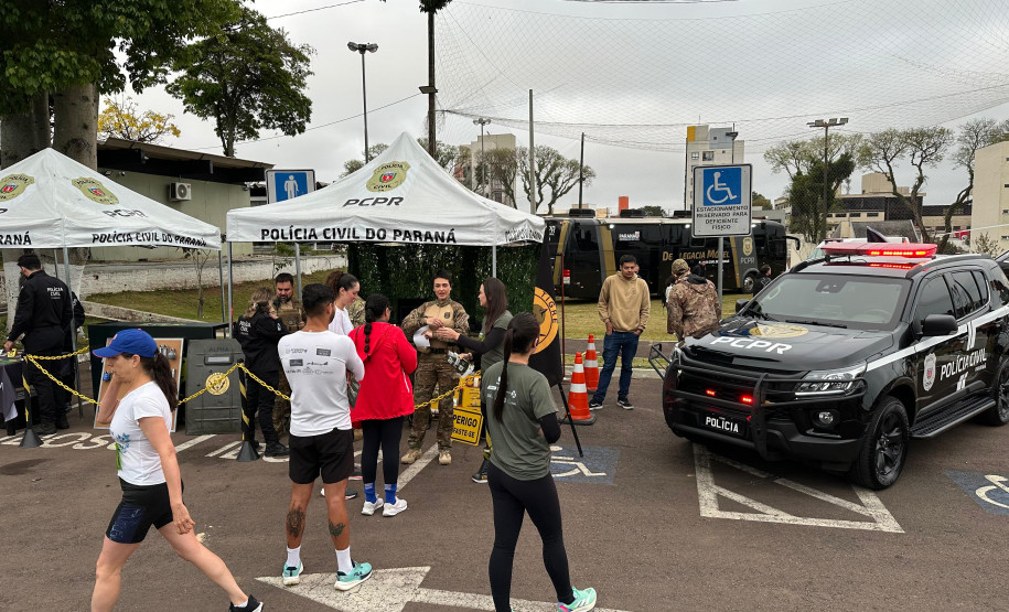Corrida histórica celebra os 172 anos da Polícia Civil do Paraná e reúne 4,7 mil pessoas em Curitiba