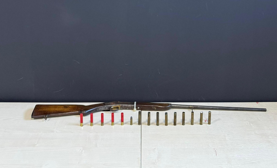 PCPR e PMPR realiza prisão em flagrante por posse irregular de arma de fogo em Ortigueira