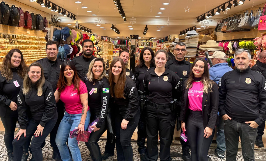 PCPR participa de caminhada em alusão ao Outubro Rosa em Curitiba