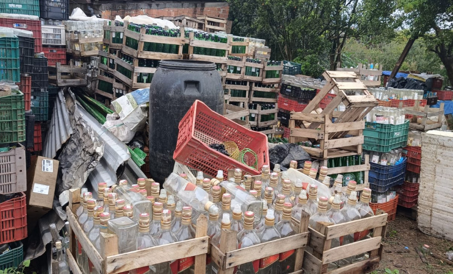 PCPR destroi mais de 300 mil garrafas de bebidas durante ação contra comércio irregular em Curitiba e RMC