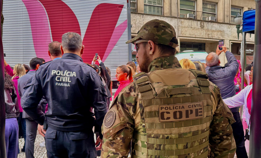PCPR participa de caminhada em alusão ao Outubro Rosa em Curitiba