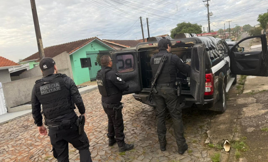 PCPR e PMPR prendem duas pessoas durante operação em combate ao tráfico de drogas