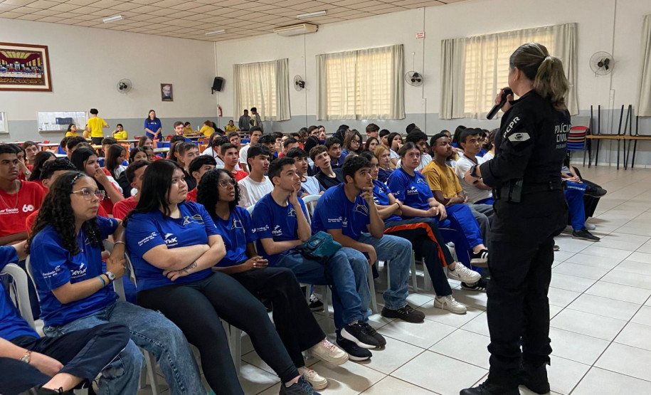 PCPR ministra palestras sobre prevenção de drogas para jovens e adolescentes em Maringá