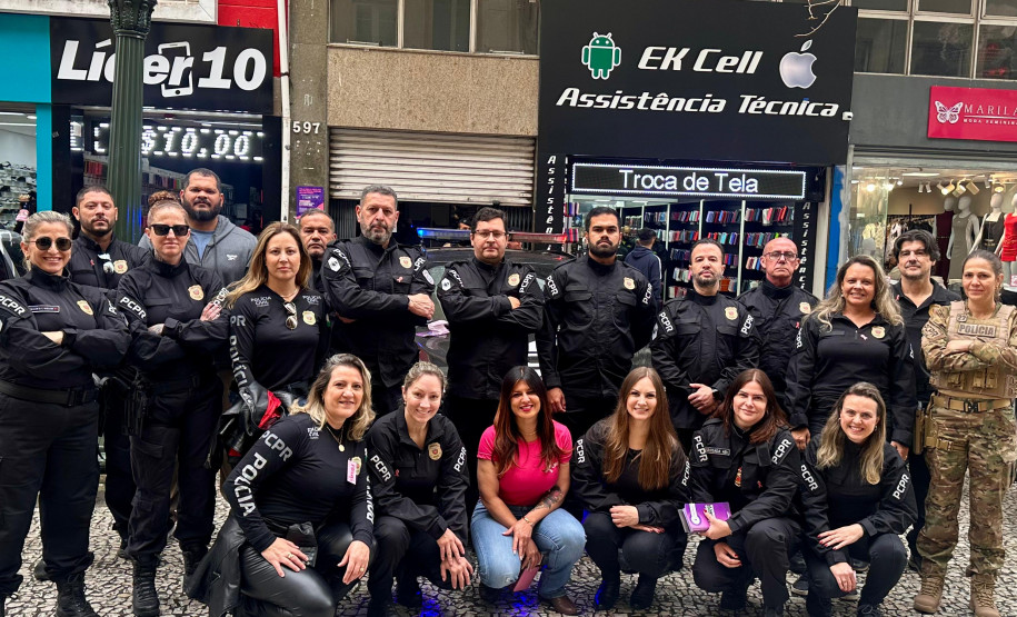 PCPR participa de caminhada em alusão ao Outubro Rosa em Curitiba