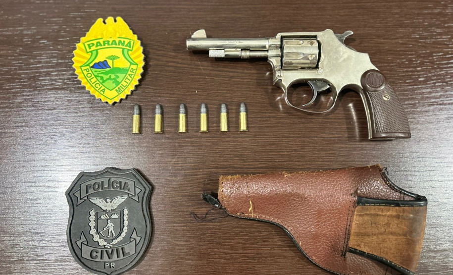 PCPR e PMPR prendem homem em flagrante por porte ilegal de arma de fogo em Congonhinhas