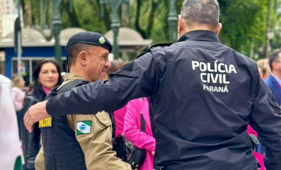 PCPR participa de caminhada em alusão ao Outubro Rosa em Curitiba