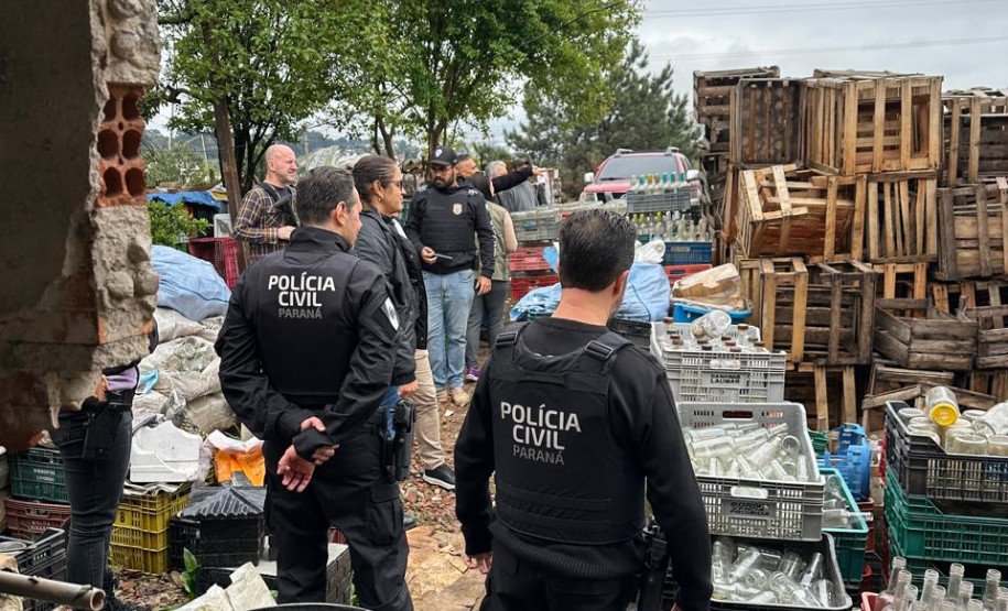 PCPR destroi mais de 300 mil garrafas de bebidas durante ação contra comércio irregular em Curitiba e RMC