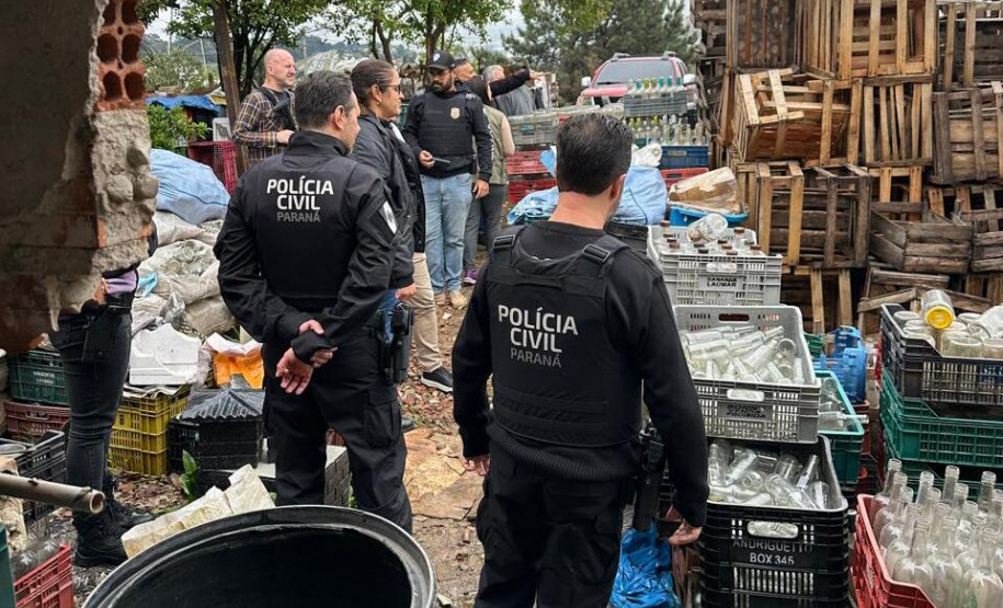PCPR destroi mais de 300 mil garrafas de bebidas durante ação contra comércio irregular em Curitiba e RMC