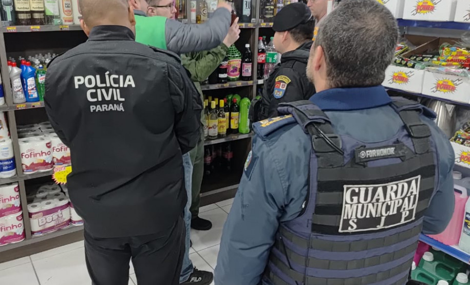 PCPR realiza operação de fiscalização de bebidas com indícios de falsificação em São José dos Pinhais