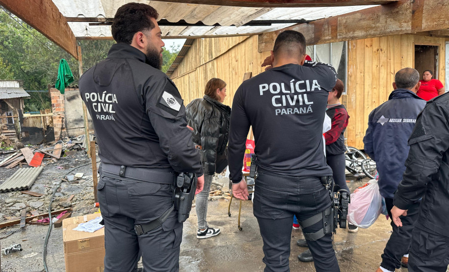 PCPR entrega de 21 cestas básicas, roupas, brinquedos e doces para famílias de Campo Largo