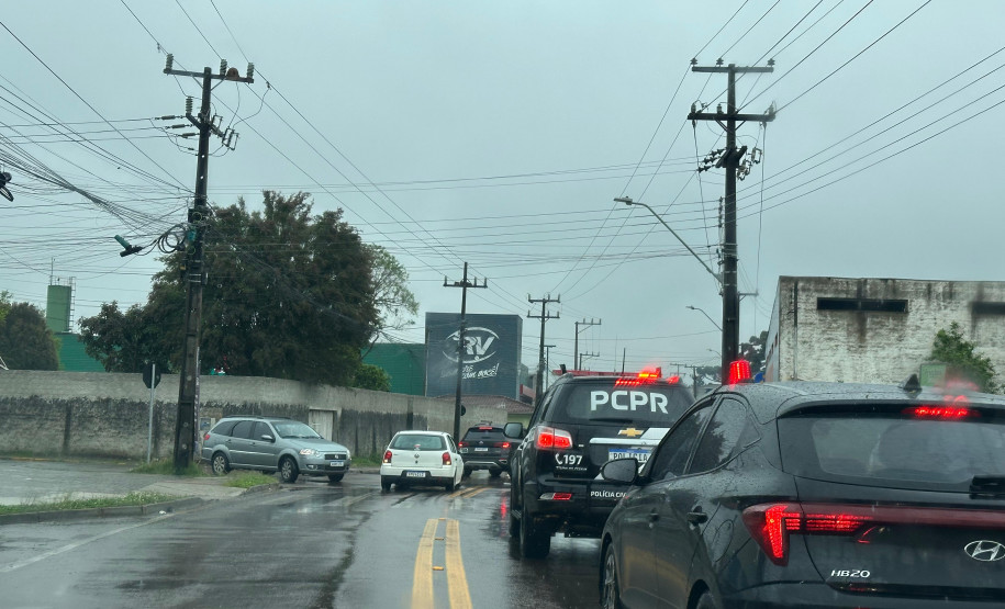 PCPR entrega de 21 cestas básicas, roupas, brinquedos e doces para famílias de Campo Largo