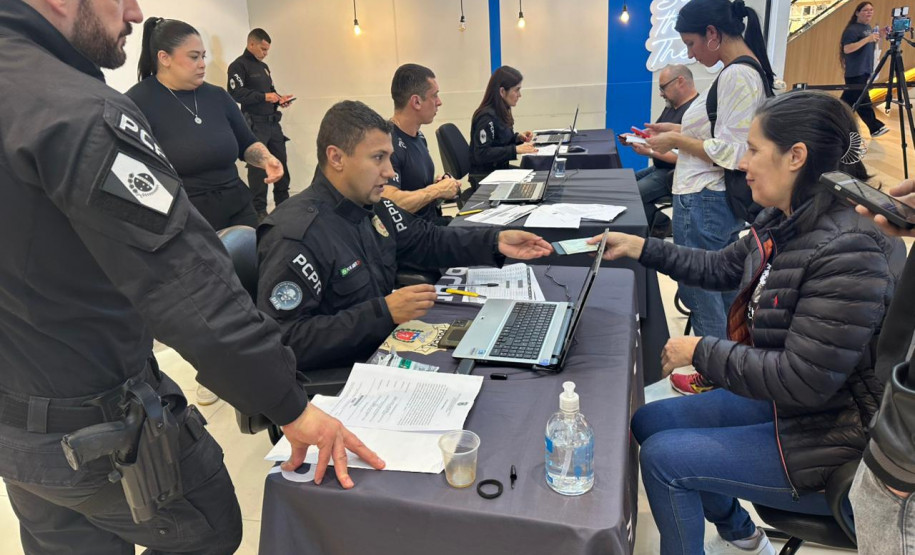 PCPR promove devolução de 600 celulares recuperados em Curitiba e Cascavel