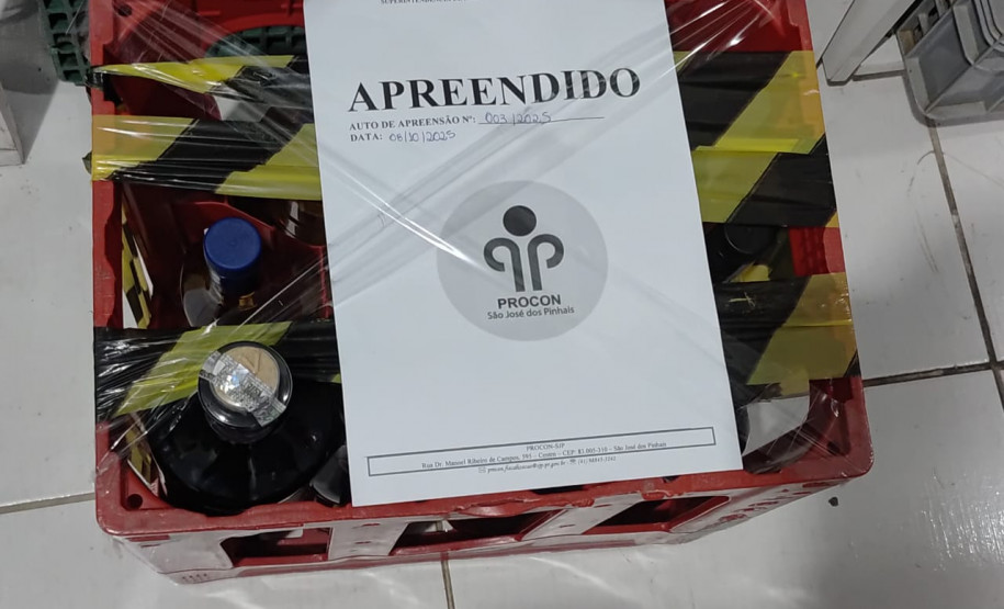 PCPR realiza operação de fiscalização de bebidas com indícios de falsificação em São José dos Pinhais