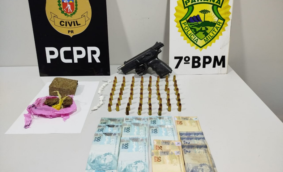 PCPR e PMPR prendem homem em flagrante por tráfico de drogas e porte ilegal de arma de fogo de uso restrito em Cidade Gaúcha