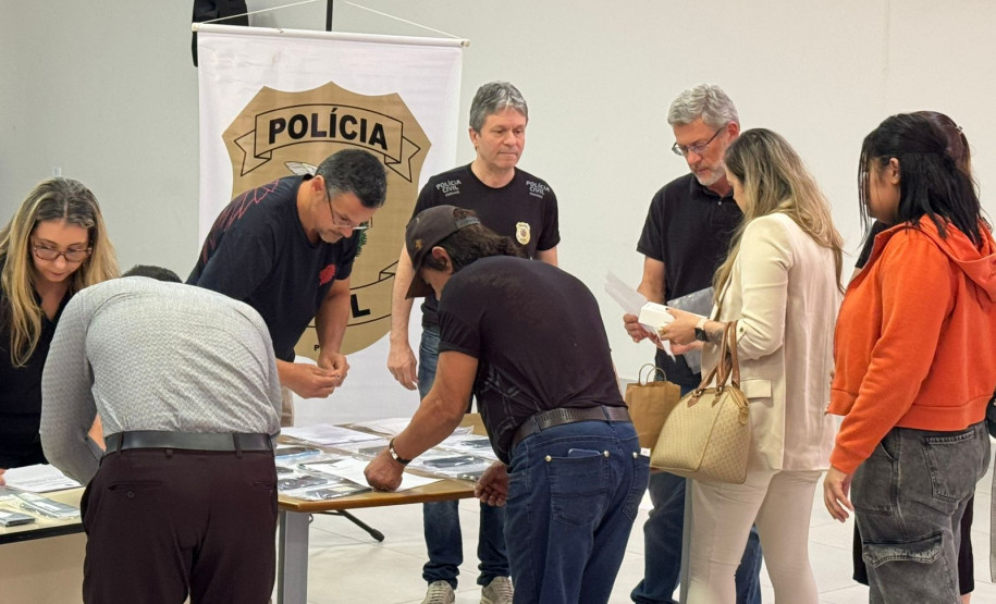 PCPR entrega 30 celulares recuperados de furtos e roubos em Maringá