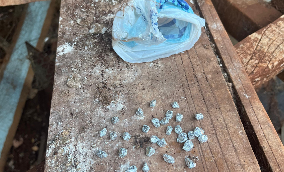 PCPR e PMPR prendem homem em flagrante por tráfico de drogas em Iretama