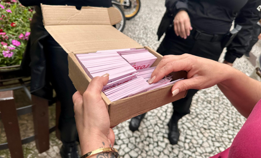 PCPR participa de caminhada em alusão ao Outubro Rosa em Curitiba