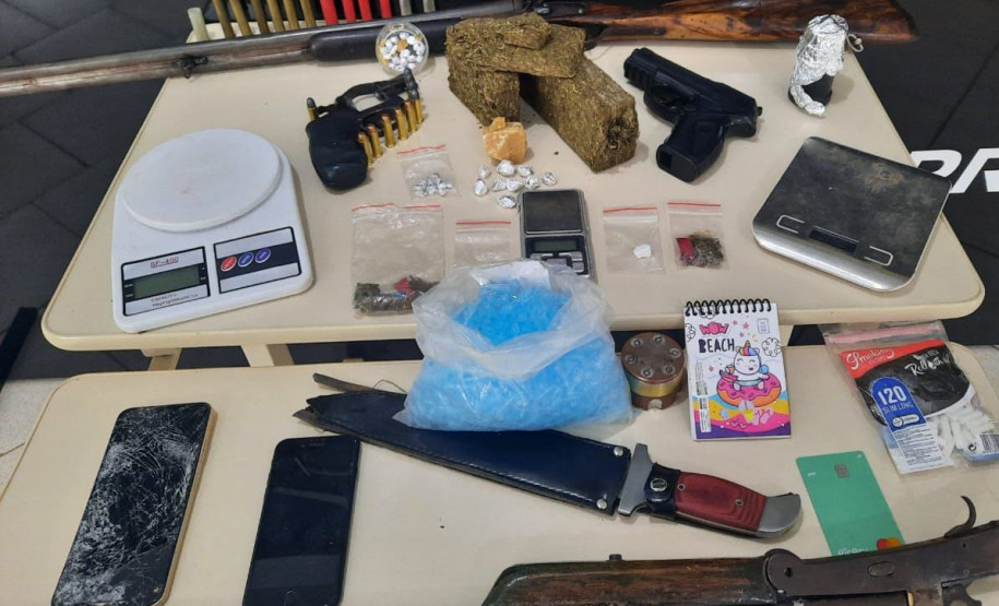 PCPR prende dois homens e apreende armas e drogas em Arapoti