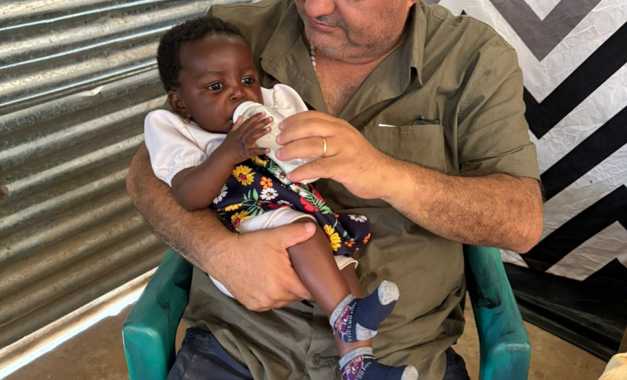 Servidor da PCPR realiza ação social em Moçambique e contribui com projeto que atende mais de 160 crianças