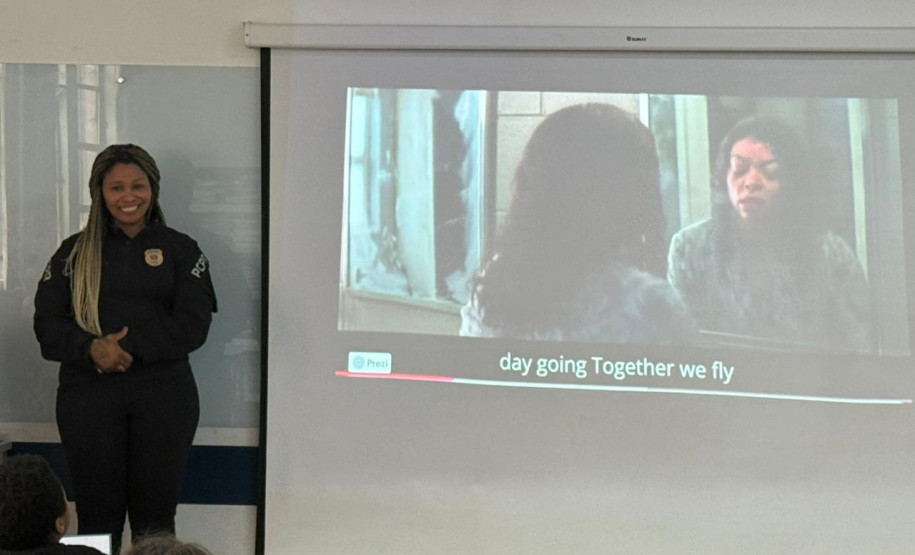 PCPR ministra palestra sobre racismo em Colégio no Centro de Curitiba