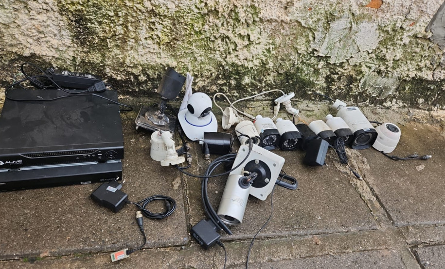 Operação integrada prende 25 pessoas suspeitas de integrar grupo criminoso no Alto Boqueirão, em Curitiba