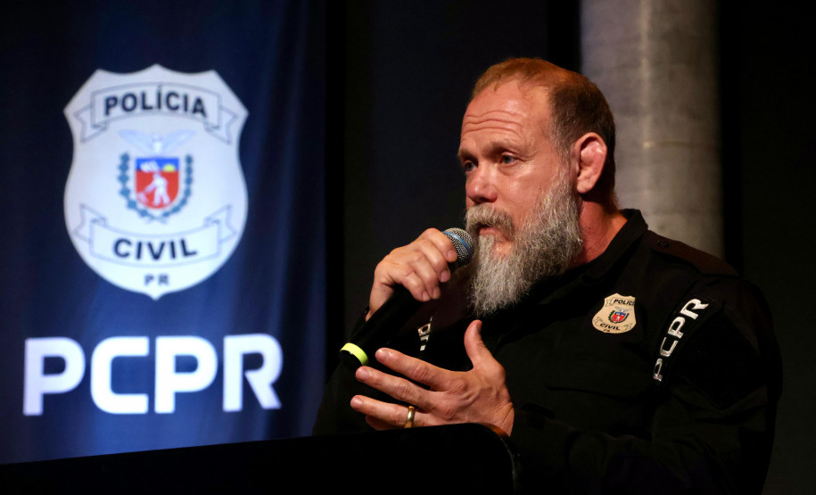 PCPR celebra 172 anos com cerimônia de entrega de medalhas a policiais civis em Curitiba