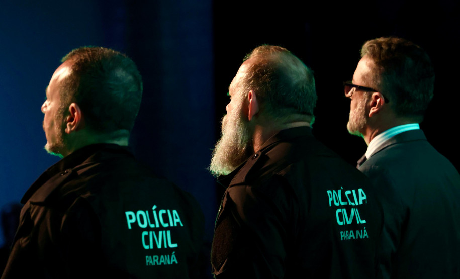 PCPR celebra 172 anos com cerimônia de entrega de medalhas a policiais civis em Curitiba