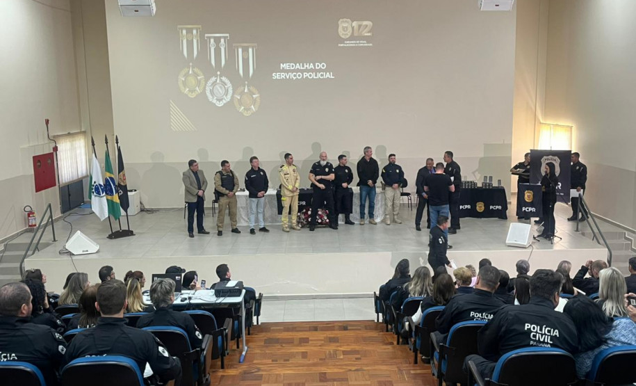 PCPR homenageia 72 servidores com Medalhas de Serviço Policial em Ponta Grossa