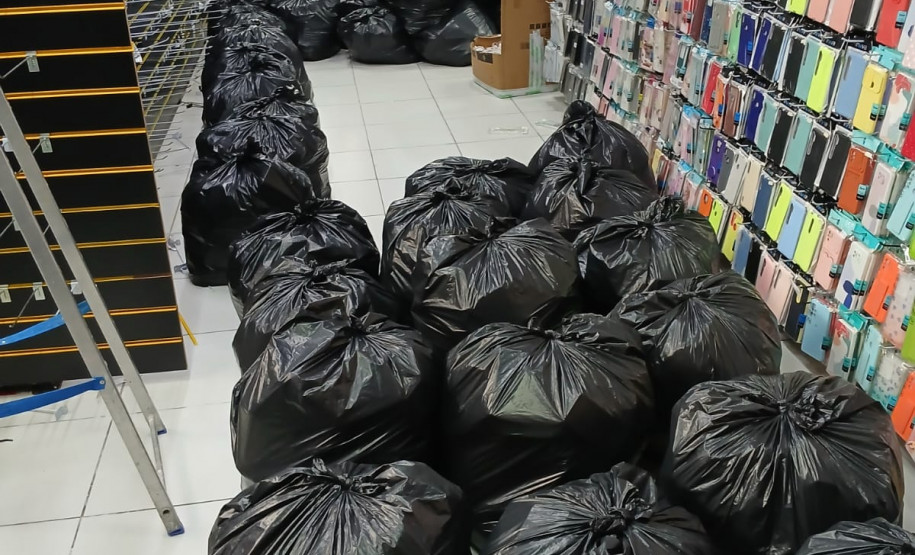 PCPR apreende mais de 30 mil produtos contrafeitos durante ação em Curitiba