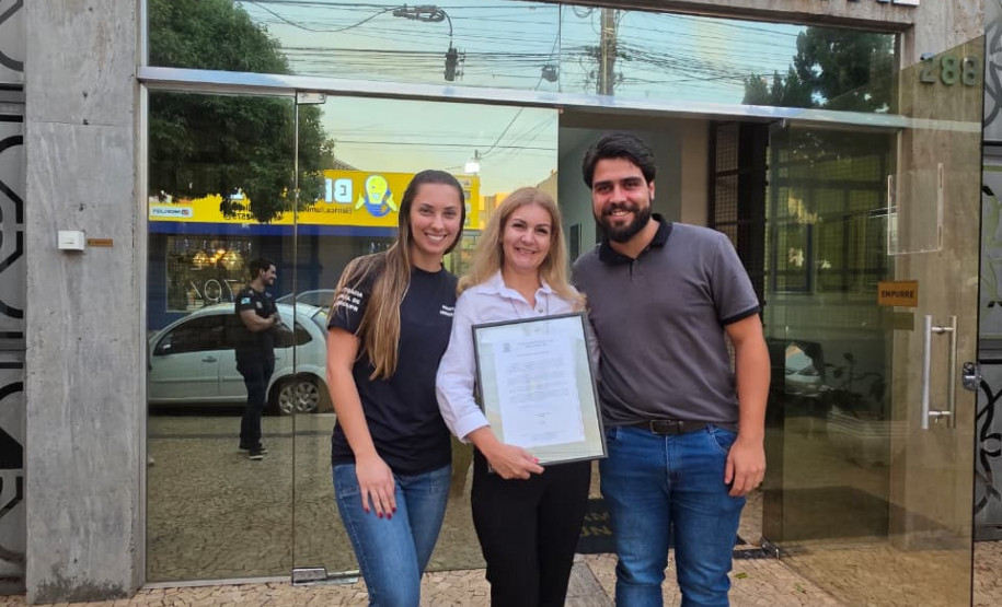 Servidora da PCPR recebe menção honrosa em Câmara de Vereadores de Rolândia