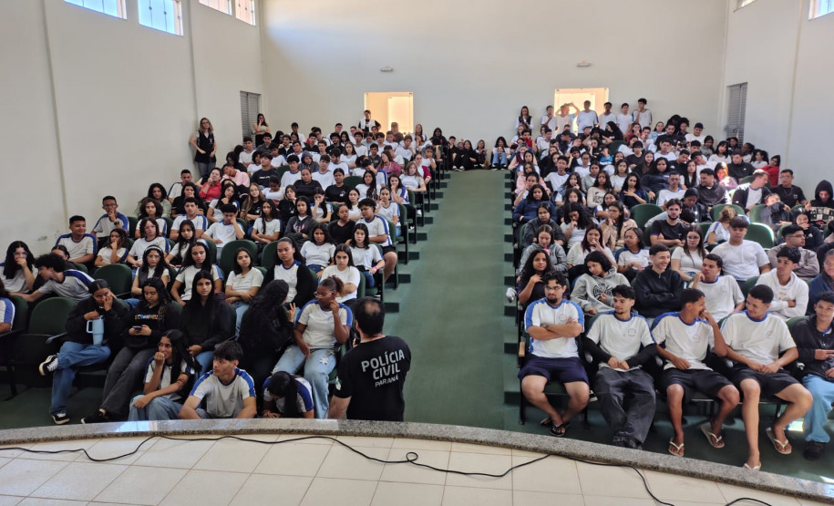 PCPR realiza palestra sobre prevenção ao uso de drogas em escola de Cidade Gaúcha