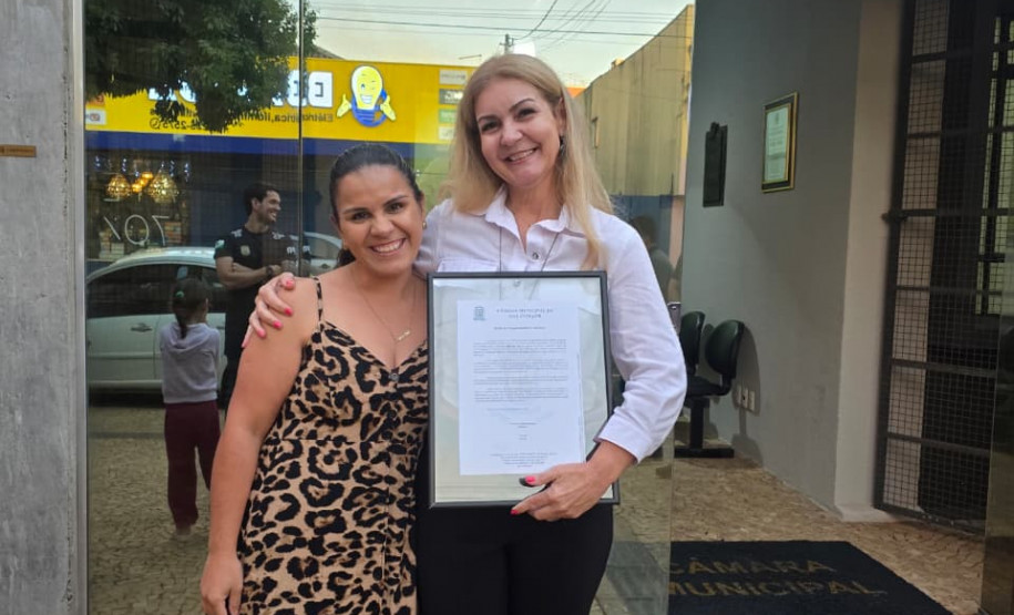 Servidora da PCPR recebe menção honrosa em Câmara de Vereadores de Rolândia