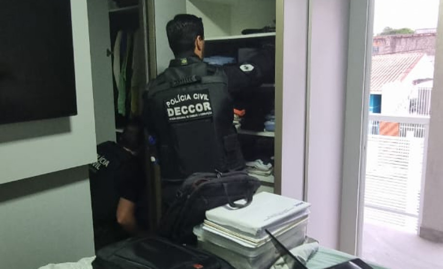 PCPR prende duas pessoas por peculato e falsidade ideológica em Curitiba