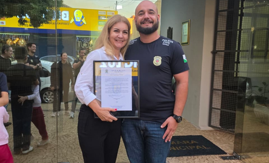 Servidora da PCPR recebe menção honrosa em Câmara de Vereadores de Rolândia