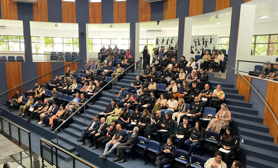 PCPR homenageia 62 servidores com Medalhas de Serviço Policial em São José dos Pinhais