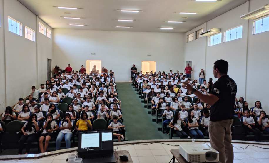 PCPR realiza palestra sobre prevenção ao uso de drogas em escola de Cidade Gaúcha