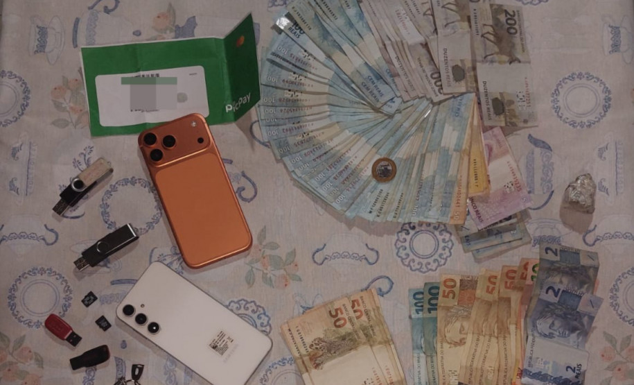 PCPR e PMPR prende 13 pessoas e apreende 26 mil reais durante operação em Rolândia