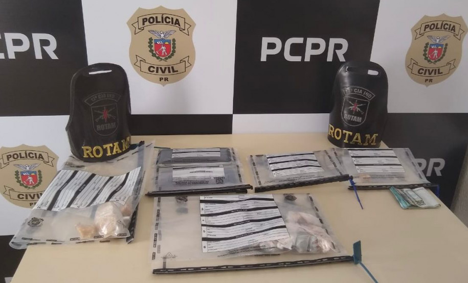 PCPR e PMPR prende casal em flagrante por tráfico de drogas em Mangueirinha