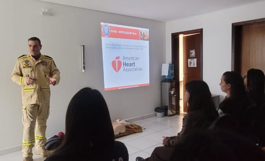 PCPR realiza curso de primeiros socorros com foco em engasgamento em Araucária