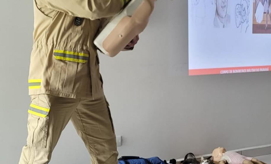 PCPR realiza curso de primeiros socorros com foco em engasgamento em Araucária
