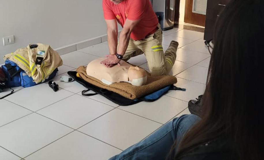 PCPR realiza curso de primeiros socorros com foco em engasgamento em Araucária