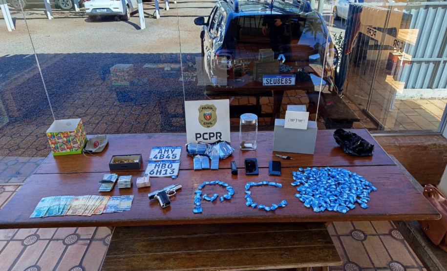 PCPR prende homem em flagrante e apreende drogas, arma e munições em Rolândia