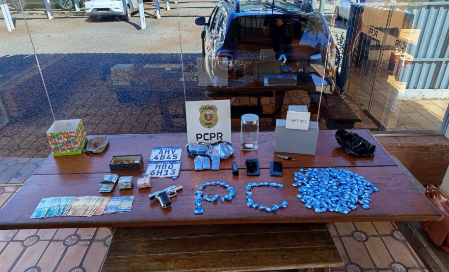 PCPR prende homem em flagrante e apreende drogas, arma e munições em Rolândia