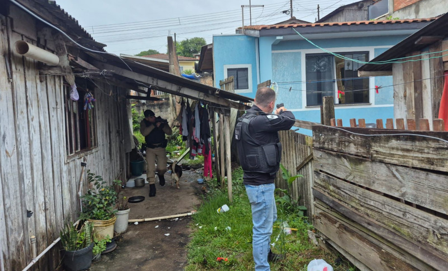 PCPR e PMPR prendem irmão suspeitos de homicídio ocorrido em Castro
