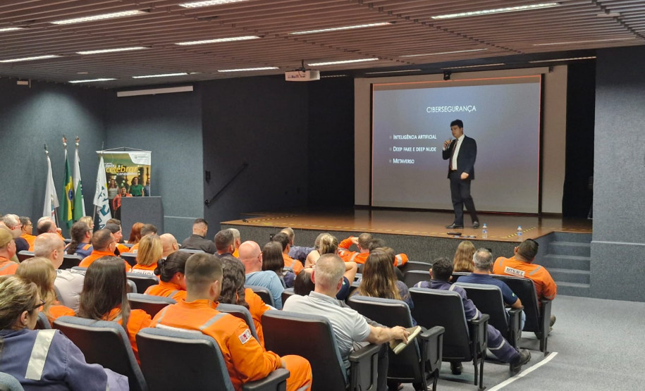 PCPR realiza palestra sobre golpes e cibersegurança em Araucária