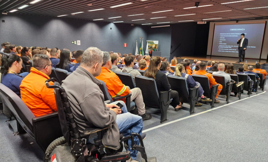 PCPR realiza palestra sobre golpes e cibersegurança em Araucária