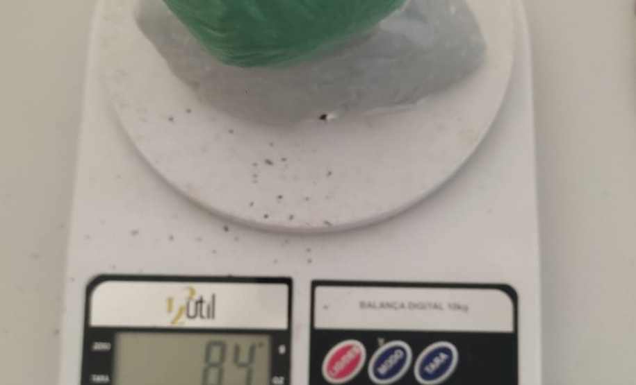 PCPR e PMPR prendem homem em flagrante por tráfico de drogas em Paranaguá