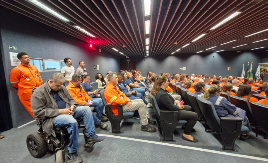 PCPR realiza palestra sobre golpes e cibersegurança em Araucária