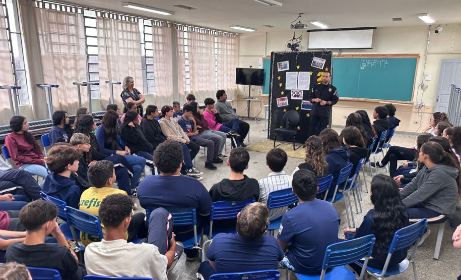 PCPR participa de roda de conversa no Colégio Estadual Dom Alberto Gonçalves em Palmeira