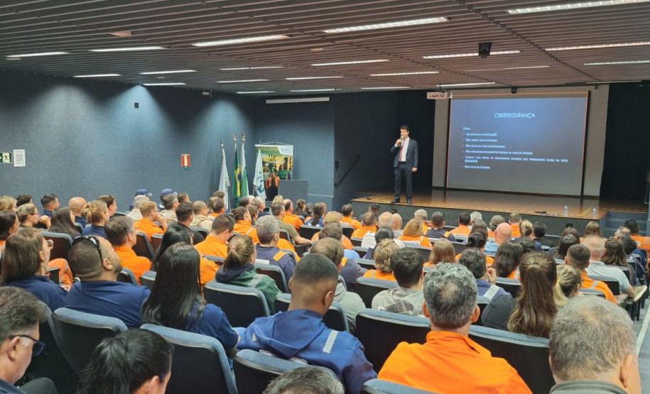 PCPR realiza palestra sobre golpes e cibersegurança em Araucária